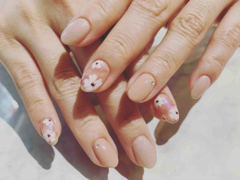 黑貓小姐美甲美睫設計 - 全手繪，無修圖