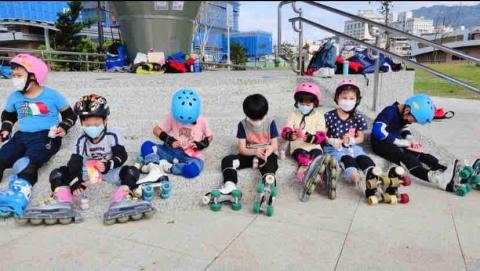 波比貓花式休閒直排輪教學團隊 - 