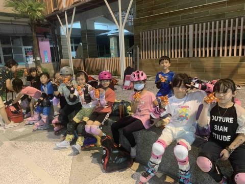 波比貓花式休閒直排輪教學團隊 - 