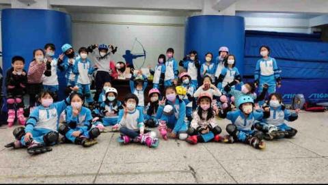 波比貓花式休閒直排輪教學團隊 - 