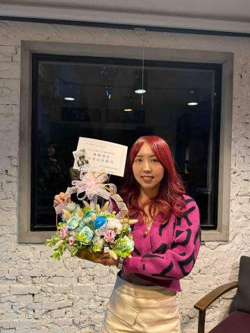 提供壁貼之家服務的專家羅沛純