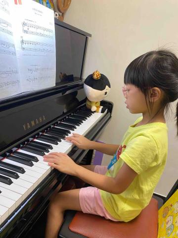 Christy 兔兔老師 - 糖糖是只有大班的學生，來上課一年左右。