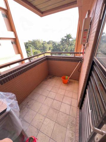 方汴企業行 - 陽台除塵除垢清潔