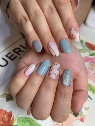 黑貓小姐美甲美睫設計 - 全手繪，無濾鏡