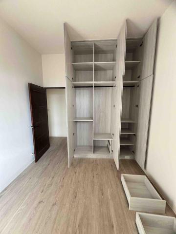 方汴企業行 - 櫃體清潔，需將抽屜一併拆卸，內外都除塵並擦拭