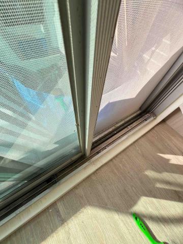 方汴企業行 - 落地窗窗溝清潔