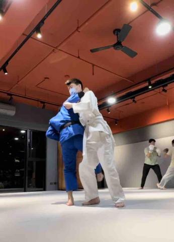 克里斯 實戰防身綜合格鬥拳擊健身 -  克里斯 實戰防身綜合格鬥拳擊健身 -