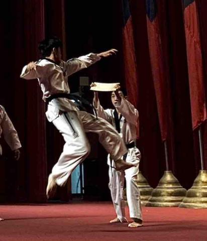 克里斯 實戰防身綜合格鬥拳擊健身 -  克里斯 實戰防身綜合格鬥拳擊健身 -