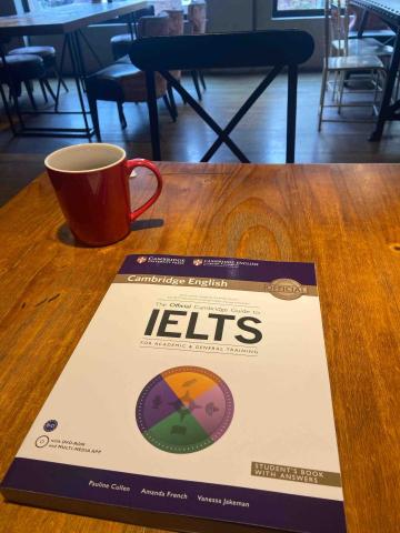 Christy📚師大英語碩士、專職英文老師 - 雅思備考聖經