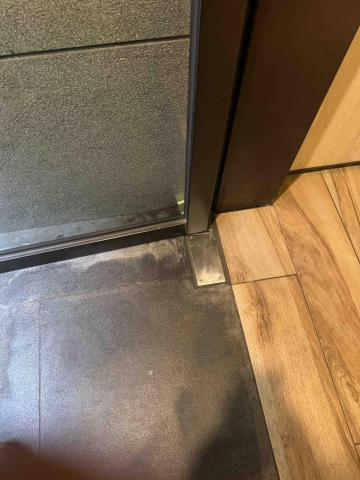 簡意金屬工程 - 更換地腳鏈