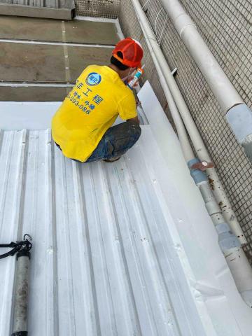 萬年工程有限公司 - 鐵皮保養