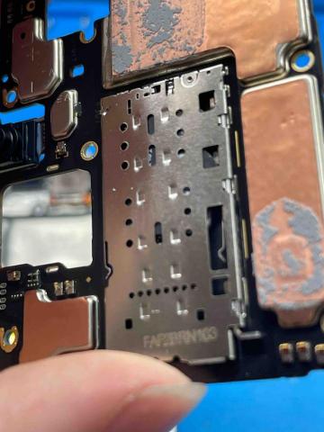 justin - 異物阻塞 Sim 卡槽 拆解剔除