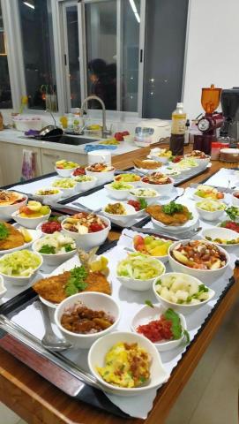 程筱娟 - 八人用餐