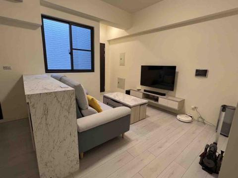 顏嘉佑 - 電視懸空櫃