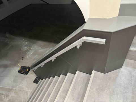 簡意金屬工程 - 烤漆扶手