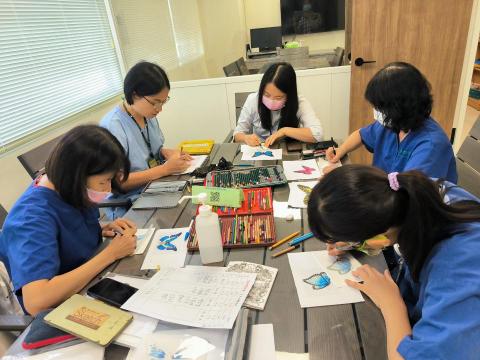 水滴創意工坊 - 國泰醫護色鉛筆彩繪課