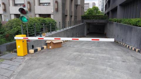 新板安防(北北基桃） - 柵欄機