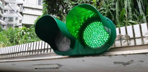 新板安防(北北基桃） - 紅綠燈箱