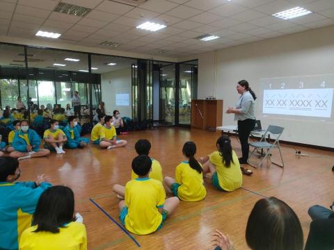 林家卉 - 薇閣中學教學