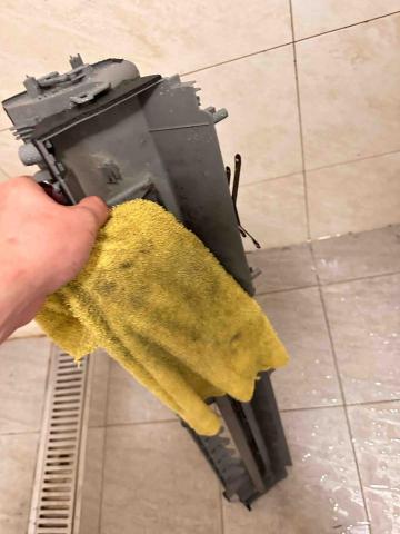 星丞空調工程行 - 水盤拆除清洗