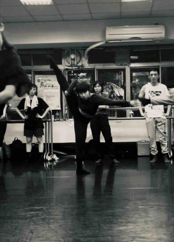 王紫嫺 - 除了教課以外還是會持續去上上別的老師的課，跳舞路上不斷學習是很重要的！