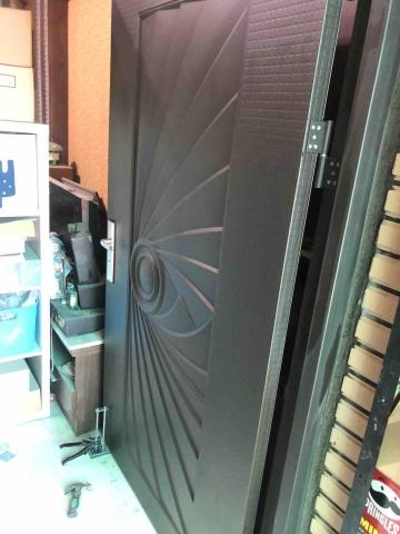 各人工作室 - 門