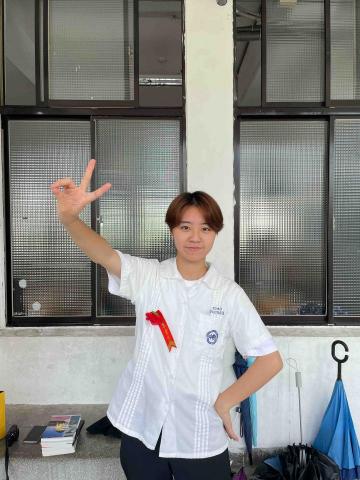 柳宜岑 - 高中畢業照