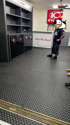 建發/塑膠地磚/窗簾/壁紙/塑膠拉門 - 全省光陽機車店~鐵板紋塑膠地磚