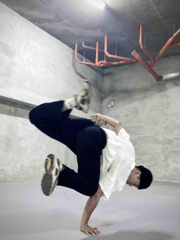 黃思騰 - Breaking