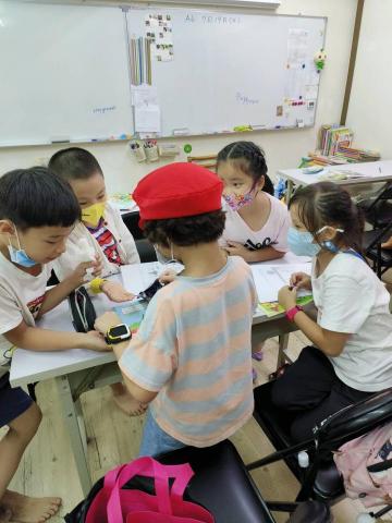 梁老師英語班 Grace - We share together!