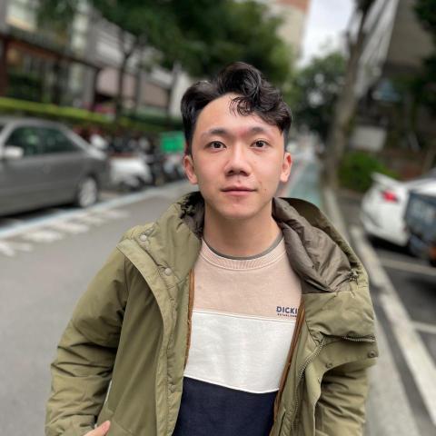 提供配音服務的專家冠J