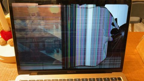 職業蘋果專家 - Mac螢幕更換