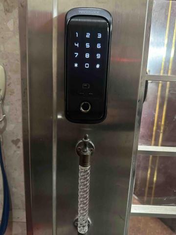 萬銓鎖店 汐止南港內湖24小時開鎖/電子鎖安裝代工 - 住家鐵門鎖改裝D310指紋三合一電子鎖