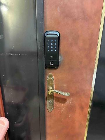 萬銓鎖店 汐止南港內湖24小時開鎖/電子鎖安裝代工 - 宏國大鎮加裝D310完工照