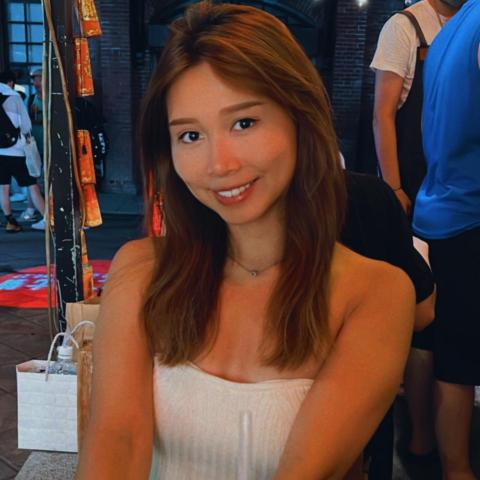 提供線上家教服務的專家Olivia C.