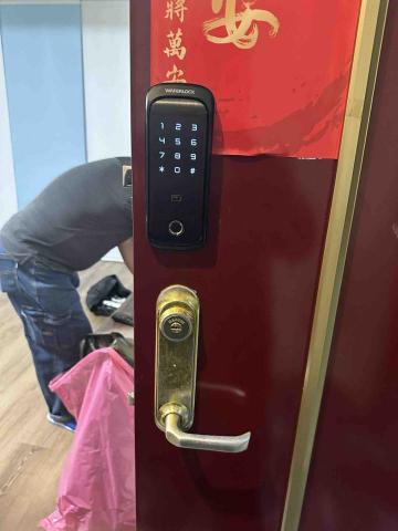 萬銓鎖店 汐止南港內湖24小時開鎖/電子鎖安裝代工 - 汐止江山萬里社區加裝D310