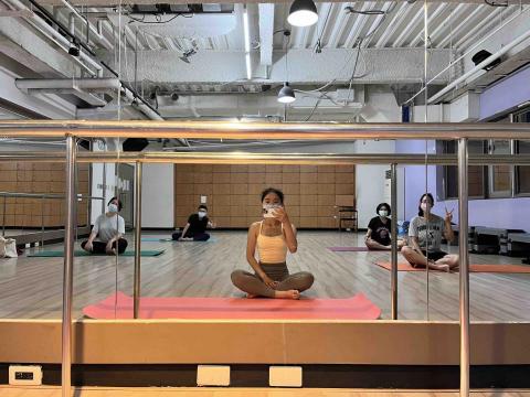 鍾雨緹 - 皮拉提斯課程 鍾雨緹 - 皮拉提斯課程