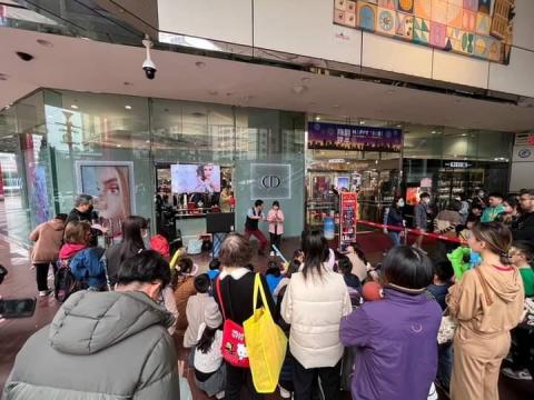 魔術師- 吳彥良 - 商場跨年魔術演出 魔術師- 吳彥良 - 商場跨年魔術演出