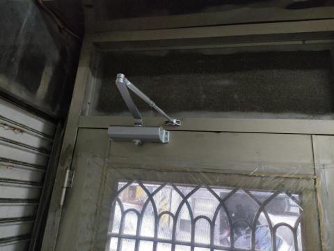 黑科技水電工作室 - 安裝弓門器