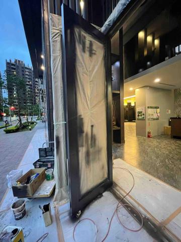 泰豐油漆 - 社區大門噴漆後