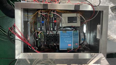 Rita Huang - 靶機內部配電線路及三菱PLC