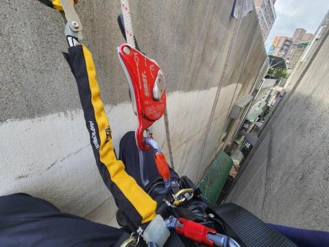 江燦輝 - 雙繩作業中