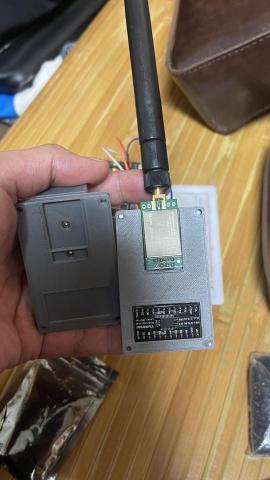 Rita Huang - 用3D列印模型，包裝無線模塊。