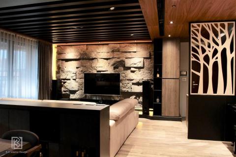 藝霖室內設計有限公司 - 透過整體深色的木紋家具來營造沉穩的溫潤感,
搭配原石牆面電視牆的設計,
沉穩而溫厚
大氣又璞實
生活就該如此不同變化卻又不失穩重。 藝霖室內設計有限公司 - 透過整體深色的木紋家具來營造沉穩的溫潤感,
搭配原石牆面電視牆的設計,
沉穩而溫厚
大氣又璞實
生活就該如此不同變化卻又不失穩重。