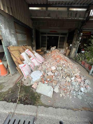 愷嘉工程行 - 廢棄物搬運一樓集中