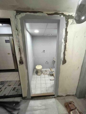 伍磚企業社 - 浴室業主不貼磚 使用油漆