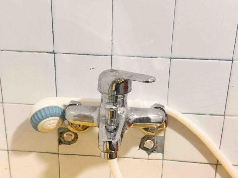 榮鑫居家水電維修 - 更換沐浴龍頭