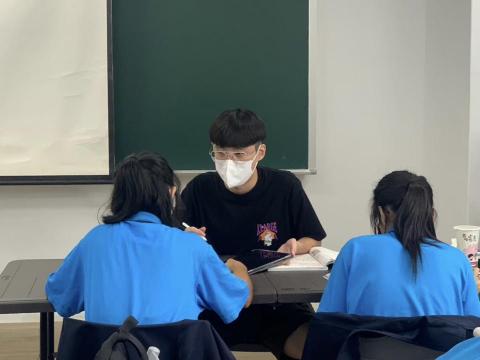 李紘維 - 北埔國中課輔志工照片