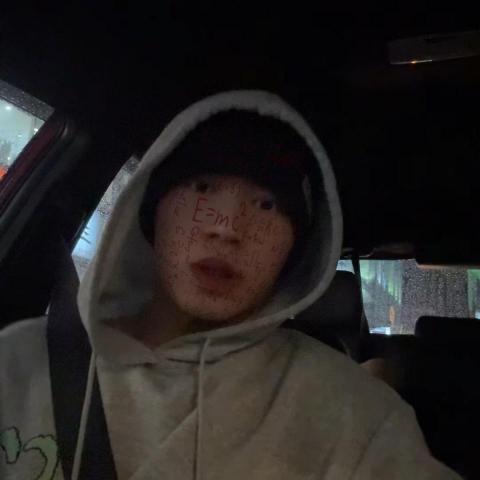 提供英雄服務的專家小愛