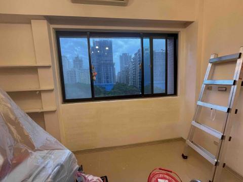 泰豐油漆 - 除殘膠施工中